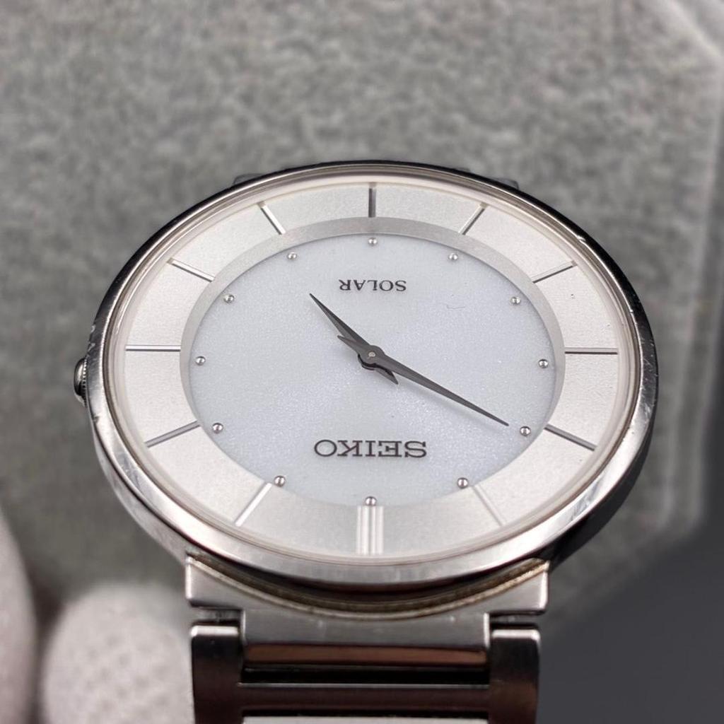 [USED] SEIKO V110-0BB0 Solar Round Silver