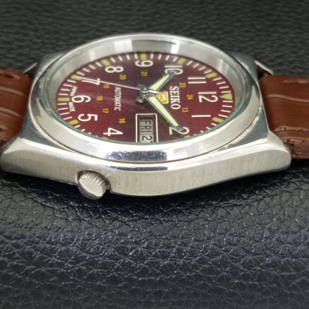 SEIKO 5 AUTOMATIC 7009A VINTAGE JAPAN MENS MAROON COLOR DIAL WATCH a701485-5
