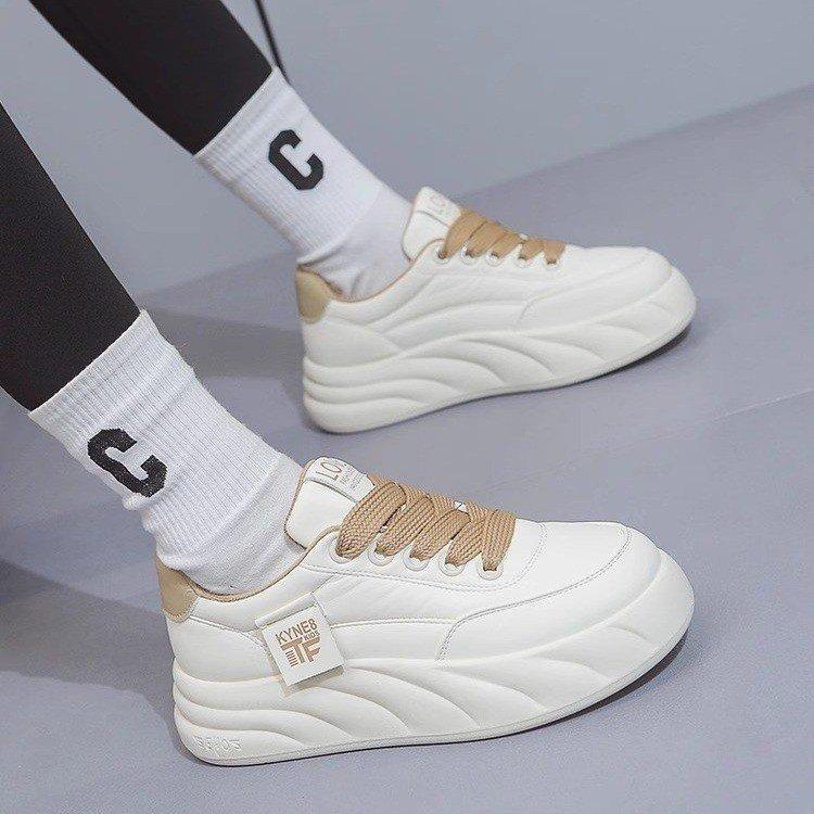 High-value Casual Board Shoes Autumn New Wear-resistant Versatile Platform Bread Sports Women's Shoes