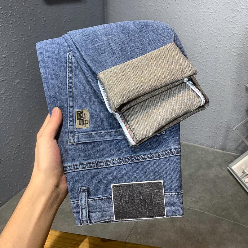 Ανδρικά Τζιν Κεντημένα Στενής Γραμμής: Ελαστικό, Μαλακό, Κομψό & Κατάλληλο για Όλες τις Εποχές