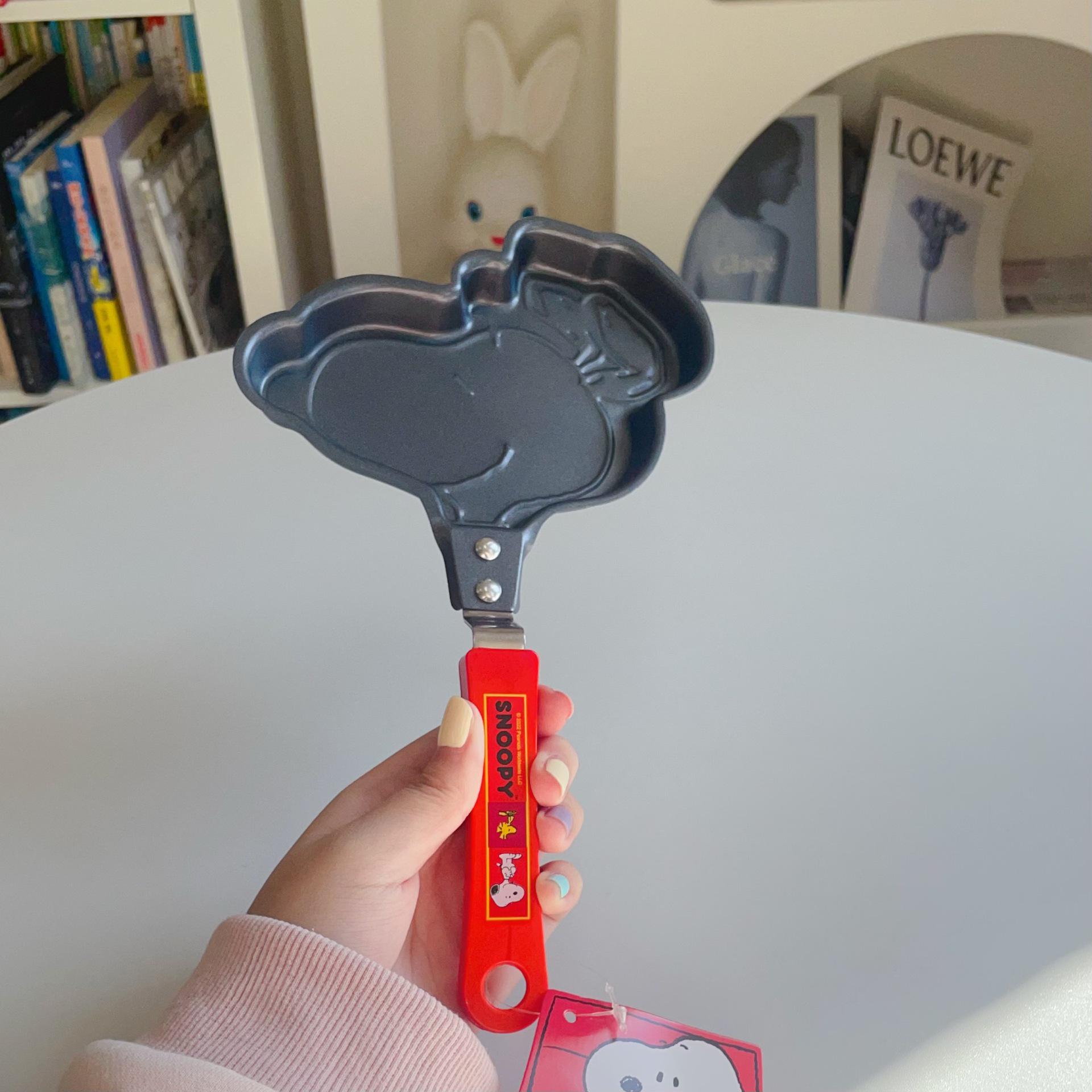 

Cute Cartoon Waffle Pan for Mickey, Kitty, Stitch, Snoopy - Perfect for Picnic, Camping, Open Fire, Induction.