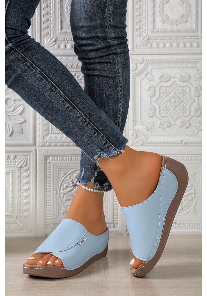 2026 Plus Size Women's Thick Sole Wedge Slippers, Outdoor & Casual, with Fashion Straps and Open Toe Design.