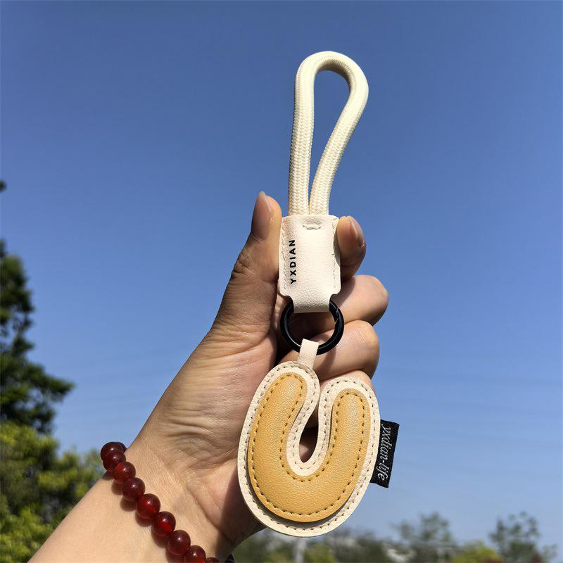 1PC Anniversary Gifts Lucky Letters Creative Alphabet Keychain Minimalist Wedding Favors Trendy For Couples Engraved 18CM