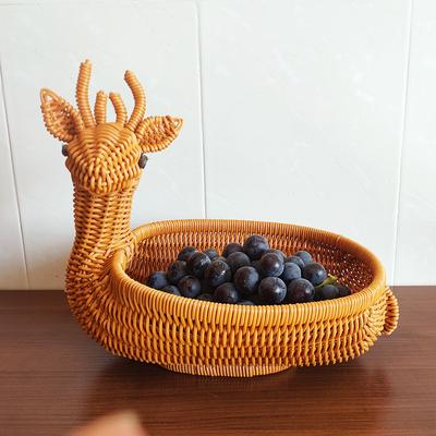 Verkoop Schattig Klein Dier Herten- en Eekhoornvorm Plastic Rotan Handwerk Decor Manden Creatieve Voedseldisplay Rotan Frame