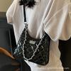 Niche Design Diamond Chain Single Shoulder Underarm Stray Bag 2025 New High-end Versatile Commuter Messenger Women's Bag