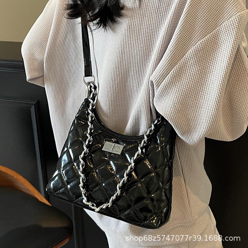 Niche Design Diamond Chain Single Shoulder Underarm Stray Bag 2025 New High-end Versatile Commuter Messenger Women's Bag
