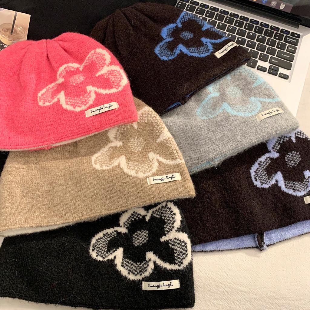 Korean ins retro jacquard knitted hat children's season new warm cold hat showing face small headhat