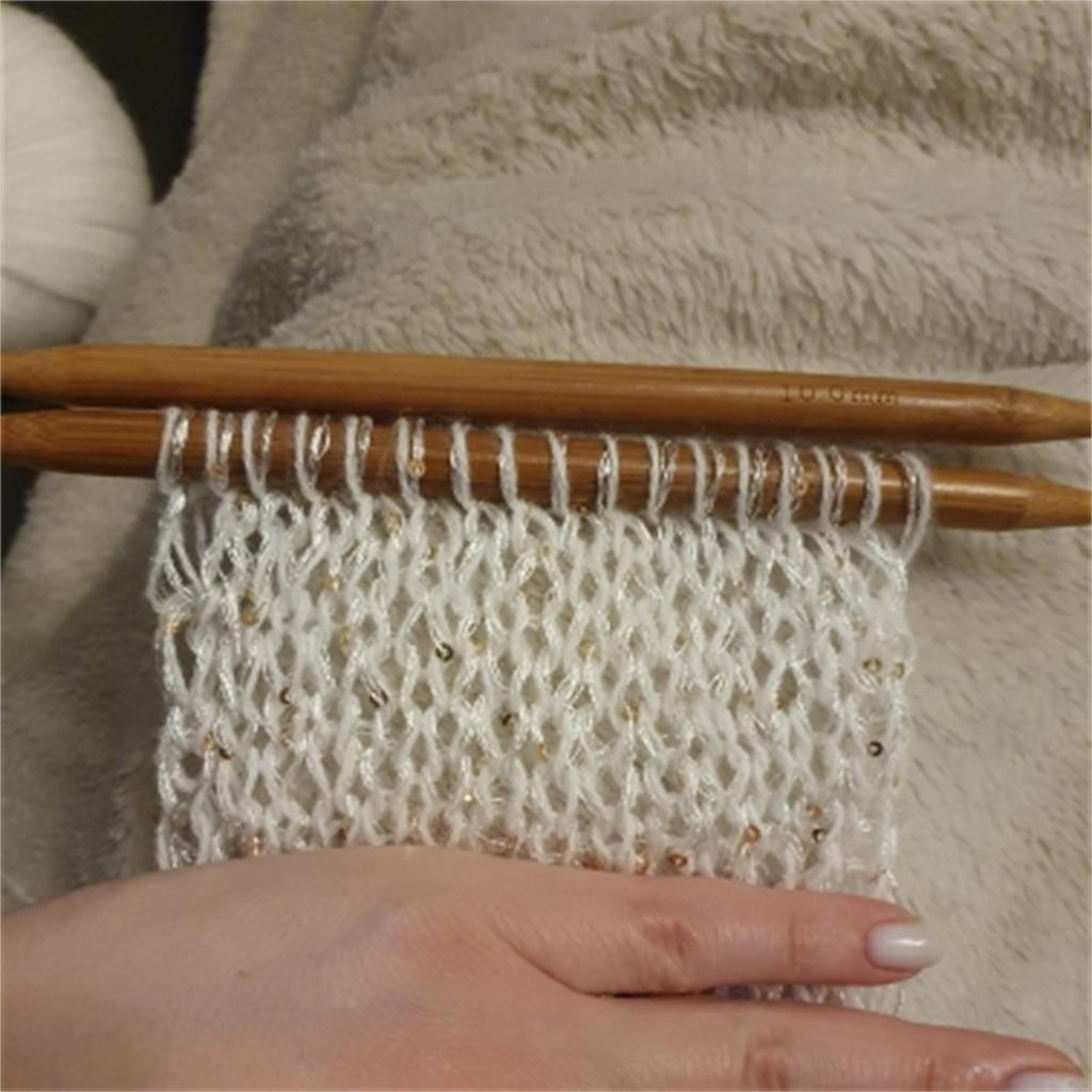 6pcs 300g/10.56oz  Acrylic Yarn Soft & Luxurious Knitting Crochet Yarn for Amigurumi Scarves Hats Machine Washable DIY Craft Yarn for Beginners