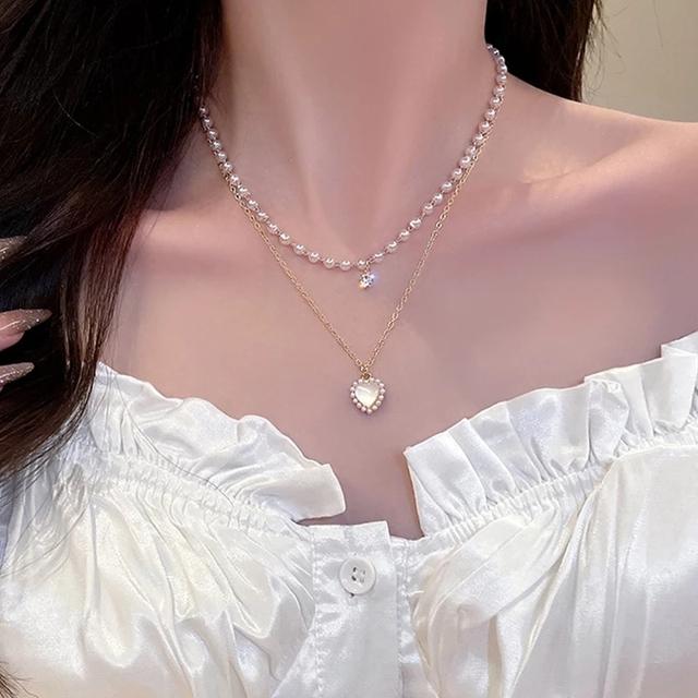 Luxuriös vergoldete weiße runde Mondstein-Anhänger-Halsketten für Damen Modeschmuck Choker Schlüsselbeinkette Kurze Charm-Halskette
