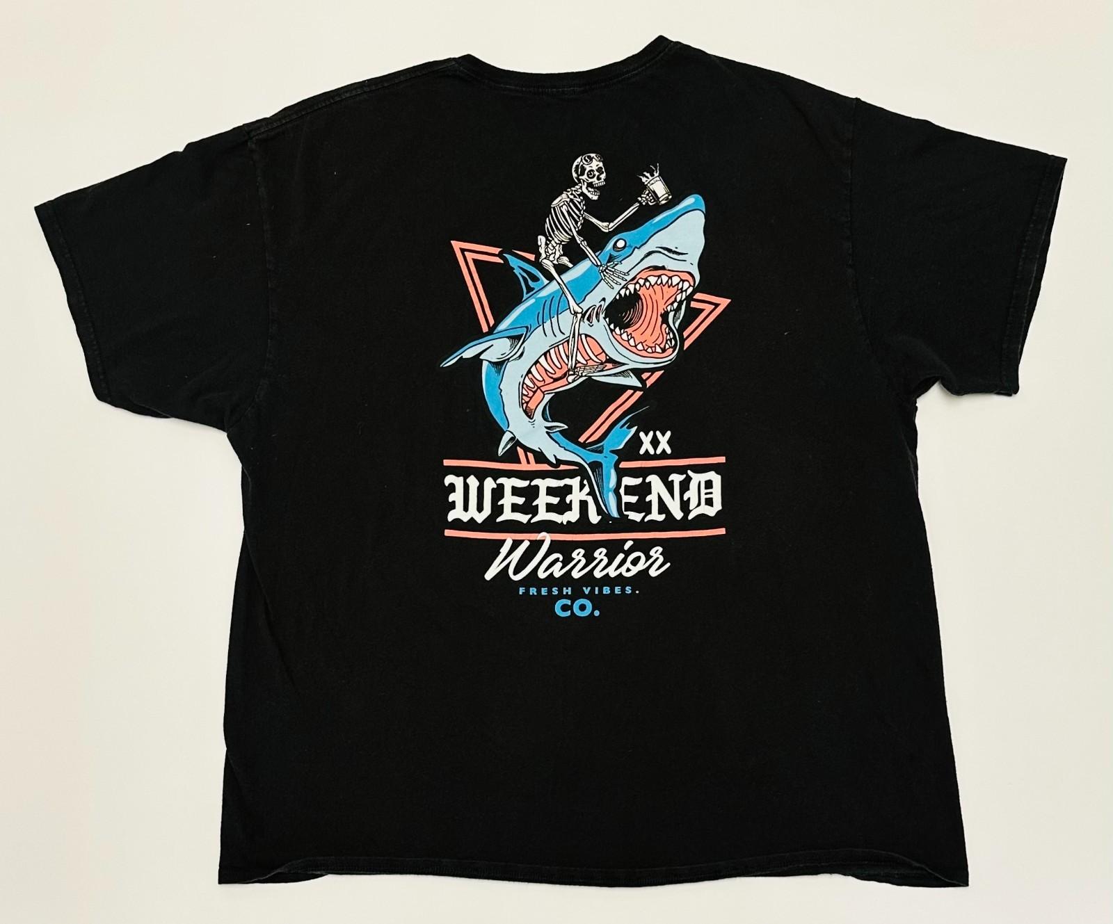 Fresh Vibes Co Weekend Warrior Skeleton on Shark Graphic Black Mens XXL Shirt L