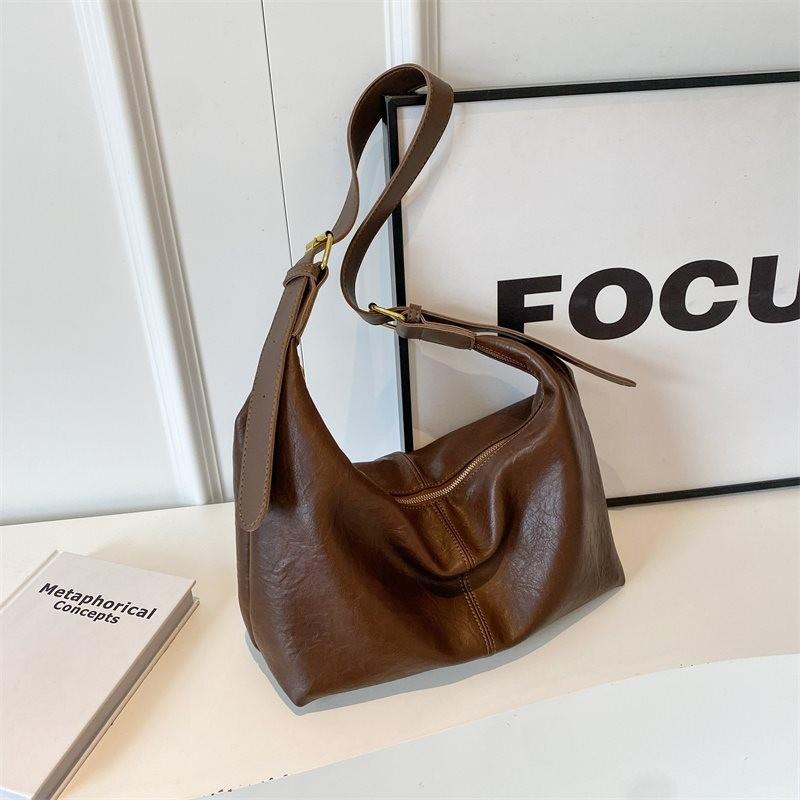 Chic Retro Fashionable Shoulder Bag In Black Mud Brown And Coffee For Stylish Daily Use