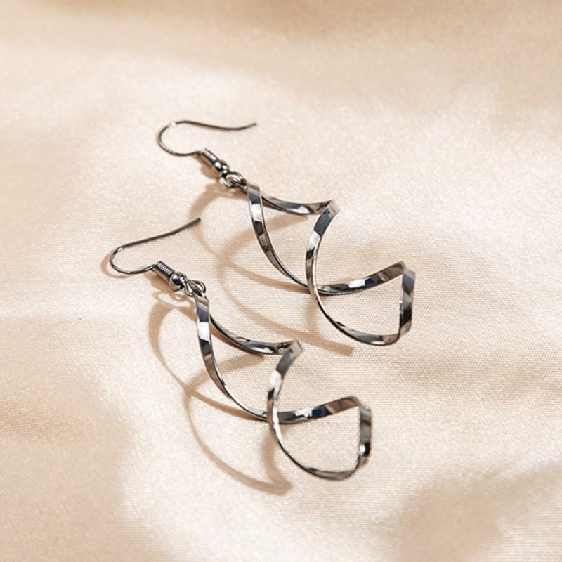 Personalized Spiral Curved Wave Tassel Drop Earrings for Women Korean Stud Earring Jewelry Accessories Pretty Gifts