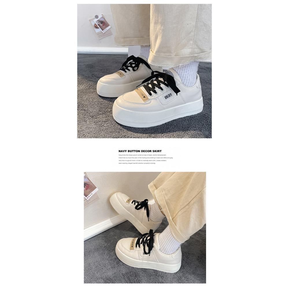 Fritidssko med flate hæler og tykke såler for kvinner