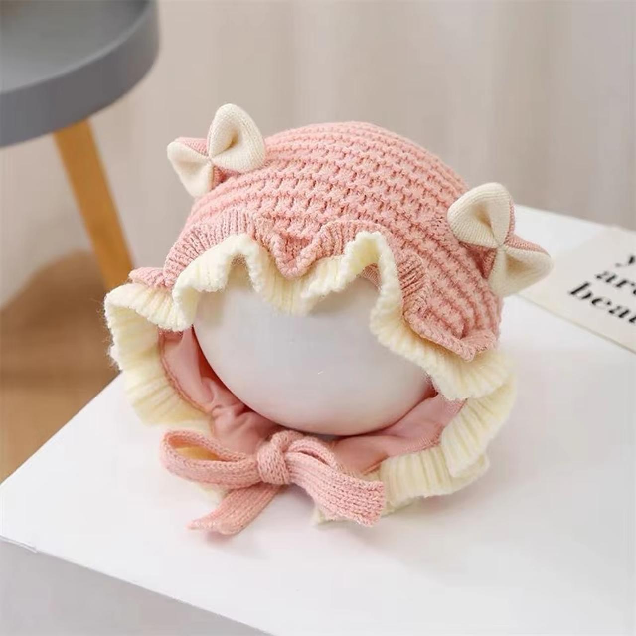 

Милая шапка для девочки с бантиком, зимняя, мягкая вязаная с оборками, для младенца, с защитой ушей, толстая, теплая, ветронепродуваемая, шапка-бини с ушками для малыша розовый