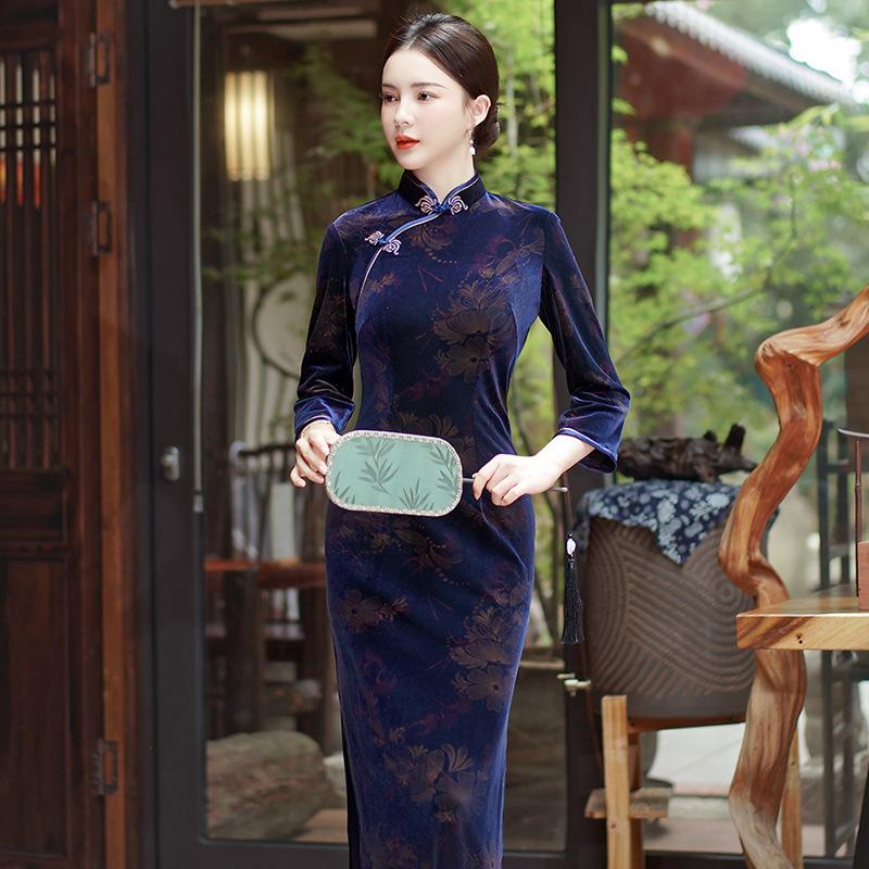 1011 autumn and winter new velvet improved cheongsam large size long nine-quarter sleeve wedding ceremony performance