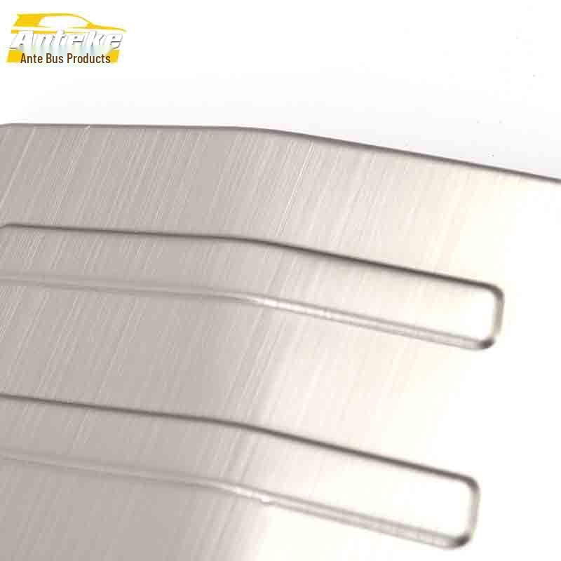 Baojun 530 Rear Guard Stainless Steel Trunk Protector & Decorative Sticker Accessory
