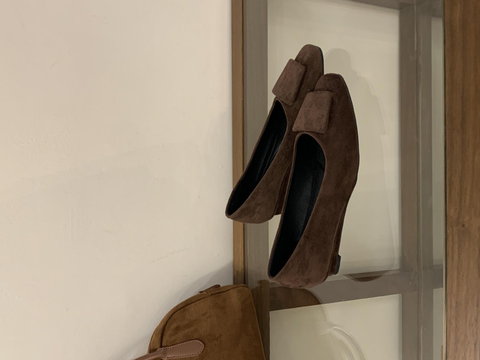 

Low-heeled French retro square head square buckle Mary Jane single shoes women s shoes new in autumn 2025 35