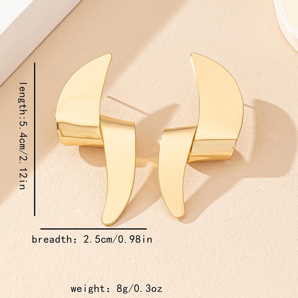 Trendy European & American Twisted Glossy Spray-Paint Earrings for Women, Japanese & Korean Style, Simple & Fashionable Studs