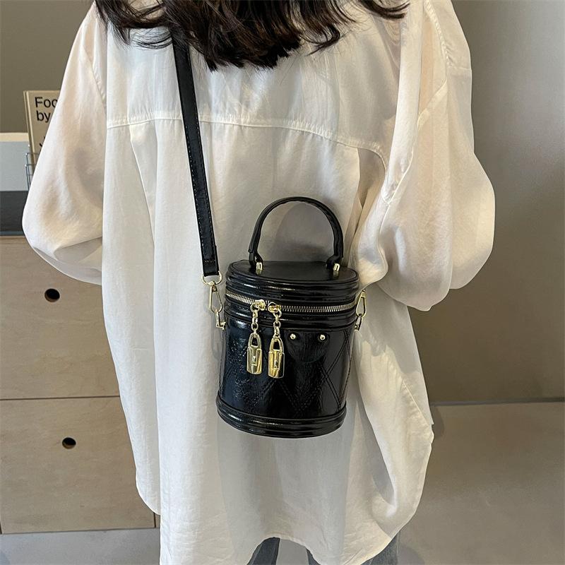 Women's Bag Cylinder Cosmetic Bag Solid Color Shoulder Bag New Chain Bucket Messenger Bag