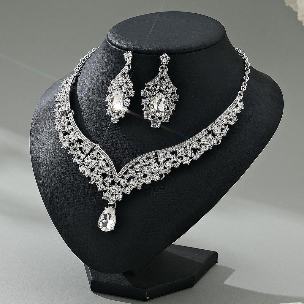 European and American Retro Necklace Earrings Set Bridal Wedding Banquet Dress Accessories Exaggerated Luxury Ruby Two-piece Set 2026