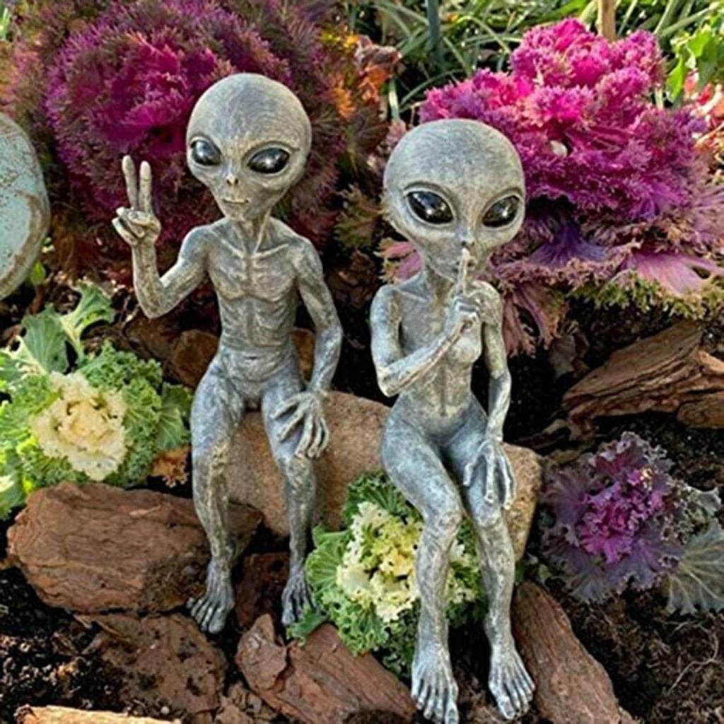 Outdoor Space Alien Ornaments Garden Resin Statue Figurine Home Decoration Gift Garden Yard Decoration Outdoor Miniatures