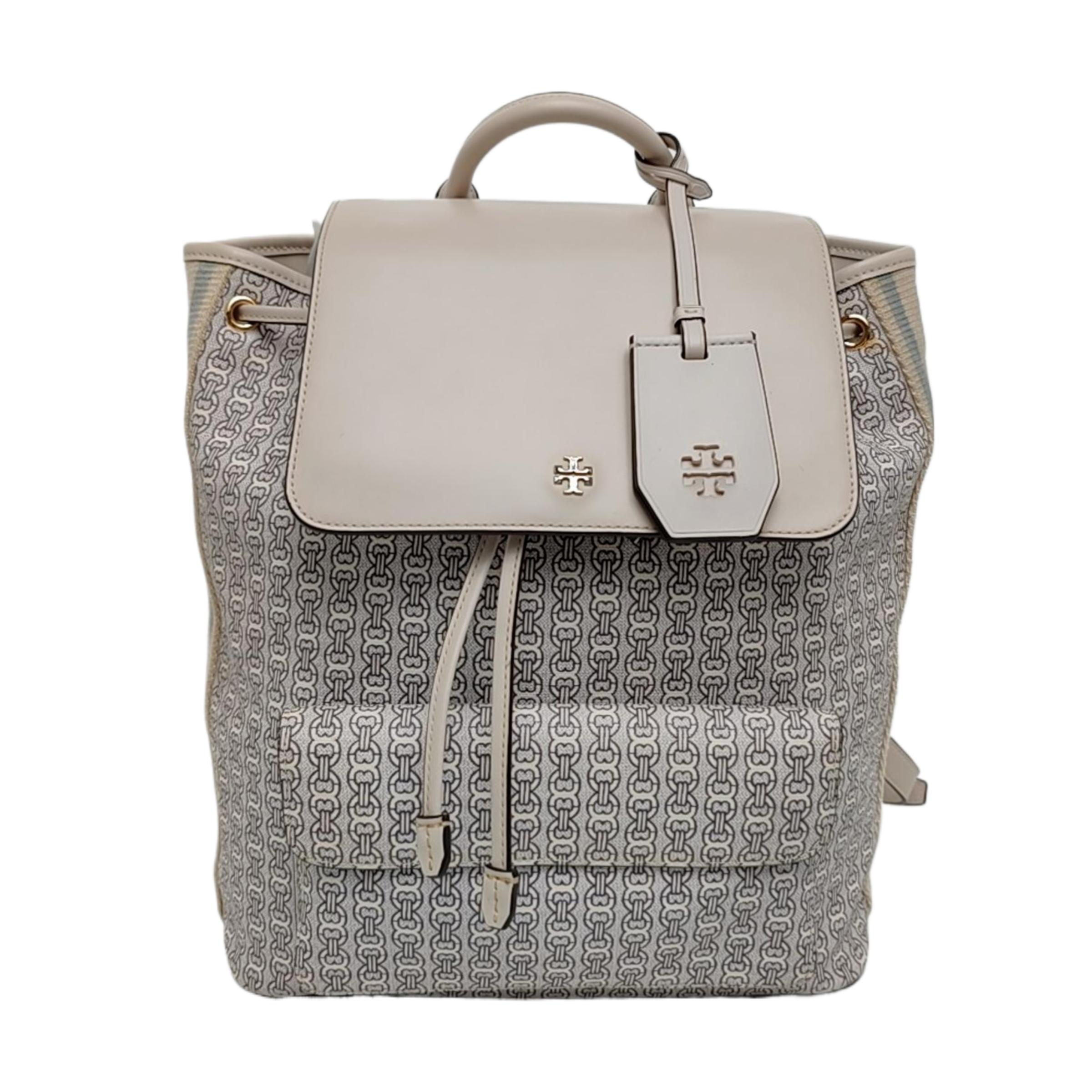 [Pre-Owned] White Coated Canvas Backpack - Very Good #LZ7FZM ONE SIZE