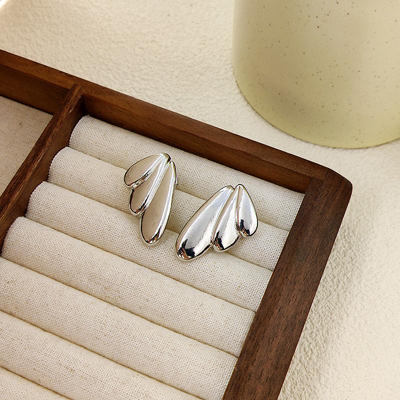 European and American trendy earrings, women's wing earrings, minimalist geometric ear accessories