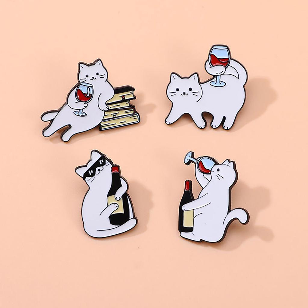 Enamel Cats Lapel Pin Fashionable Brooch for Clothes Bags Gift for Friends Festival Badge Backpack Decoration