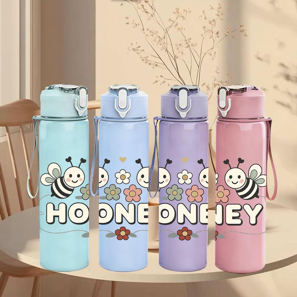 1PC Honey Bee Group Cartoon 750ml Color Plastic Sports Water Bottle Leakproof Flip Straw Lid Suitable for Sports Office Home Use