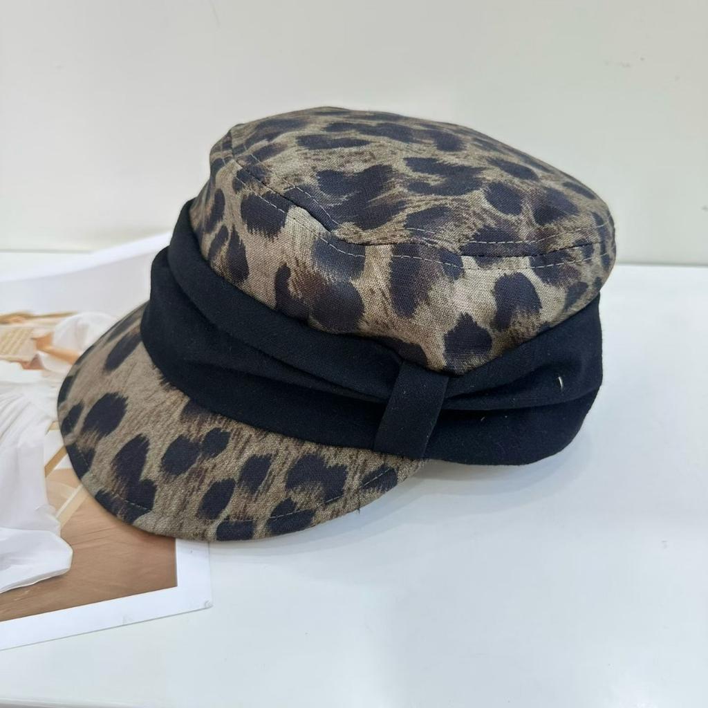 Korean peaked cap early spring new flat-top leopard print equestrian hat women's big head circumference showing face small niche knight hat