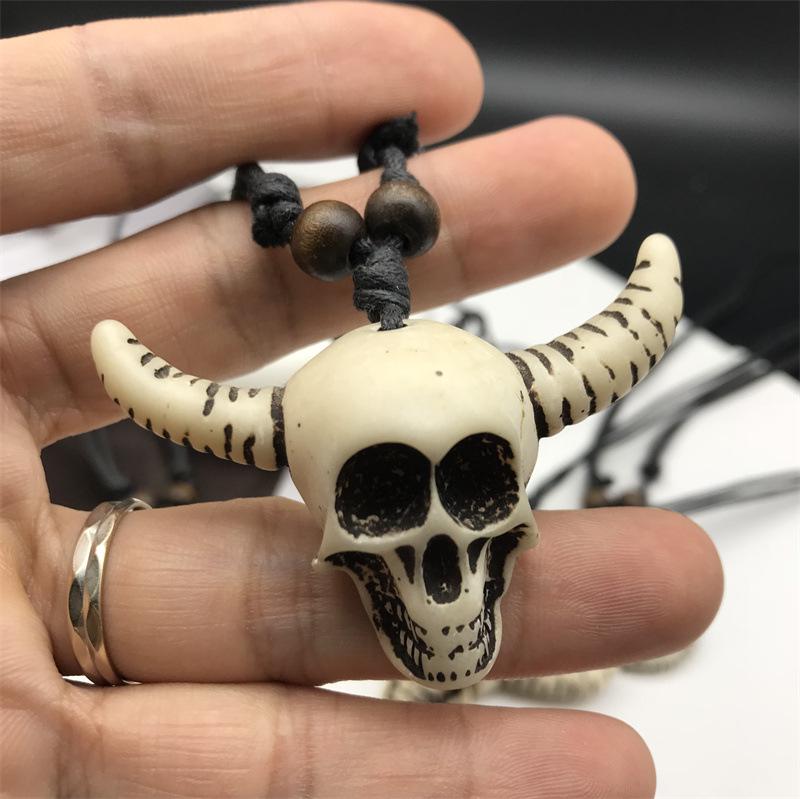 Retro European & American Resin Pendant Necklace for Students