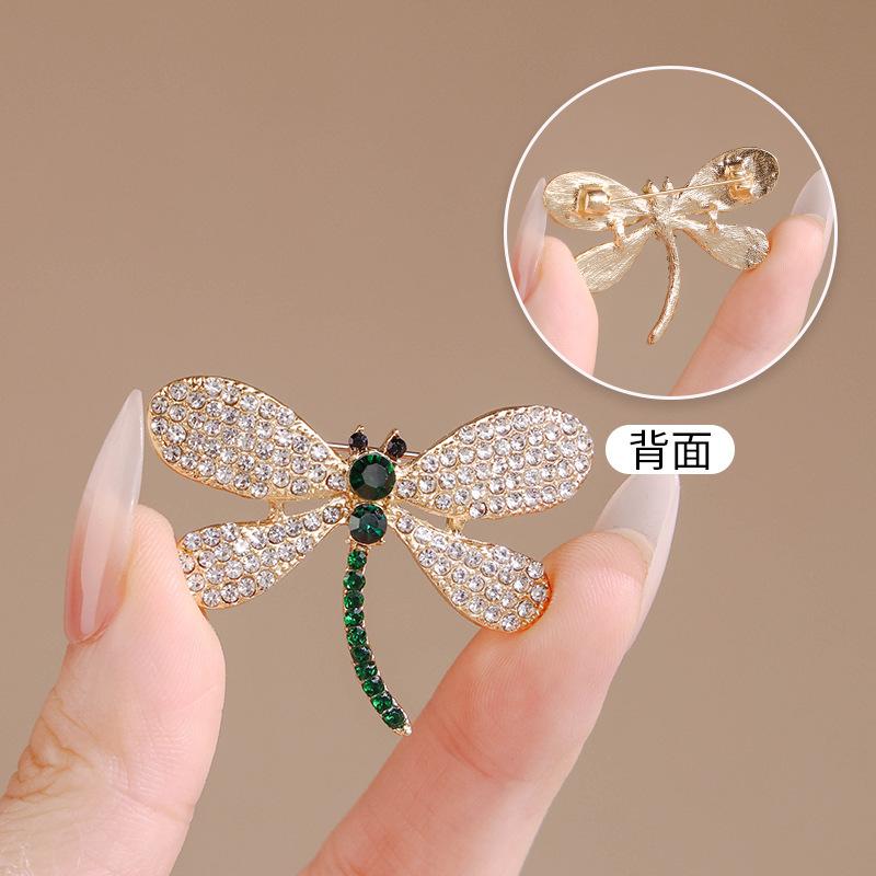 High-end exquisite flash diamond dragonfly brooch luxury niche suit brooch design sense pin collar pin anti-light accessories