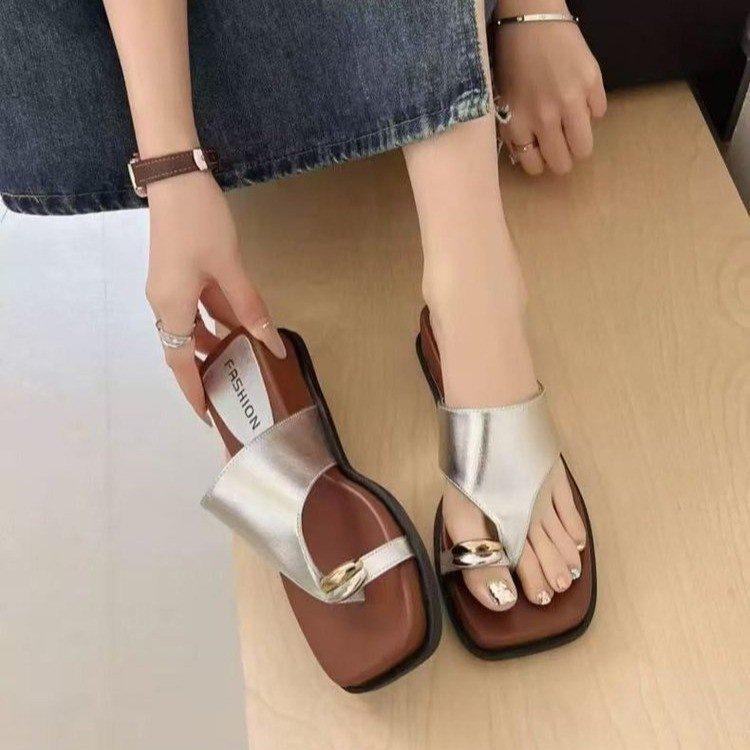 Internet Celebrity High Sense Slope Heel Thick Bottom Flip-flops Women Summer Wear 2025 New French Beautiful Set of Cool Toe Slippers