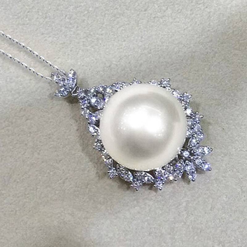 

Huitan Geometric Shaped Women Imitation Pearl Pendant Necklace Full Shiny CZ Aesthetic Wedding Accessories Trendy Zircon Gift