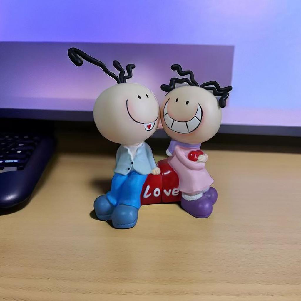 Cartoon Character Couple Doll Sitting Love Statue Ornament, Suitable for Wedding Home Counter Car Interior Decoration