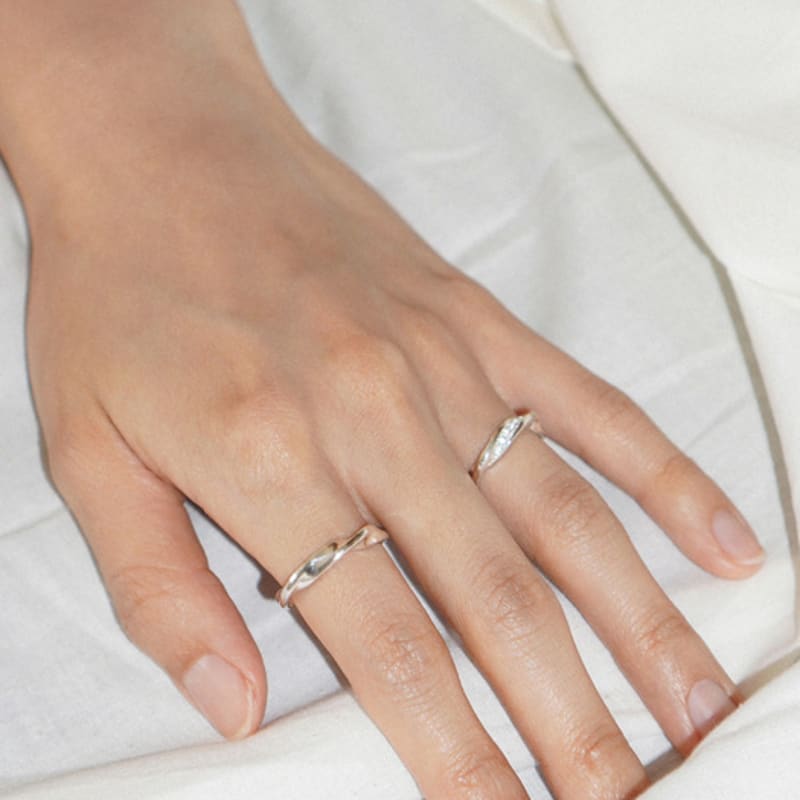 

MaggieKim THE ROOT RING I (Pave Sapphires) SILVER