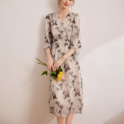 New Spring and Summer Feminine Printed Flowing Long Skirt V-neck Slim Women's Three-quarter Sleeve Dress