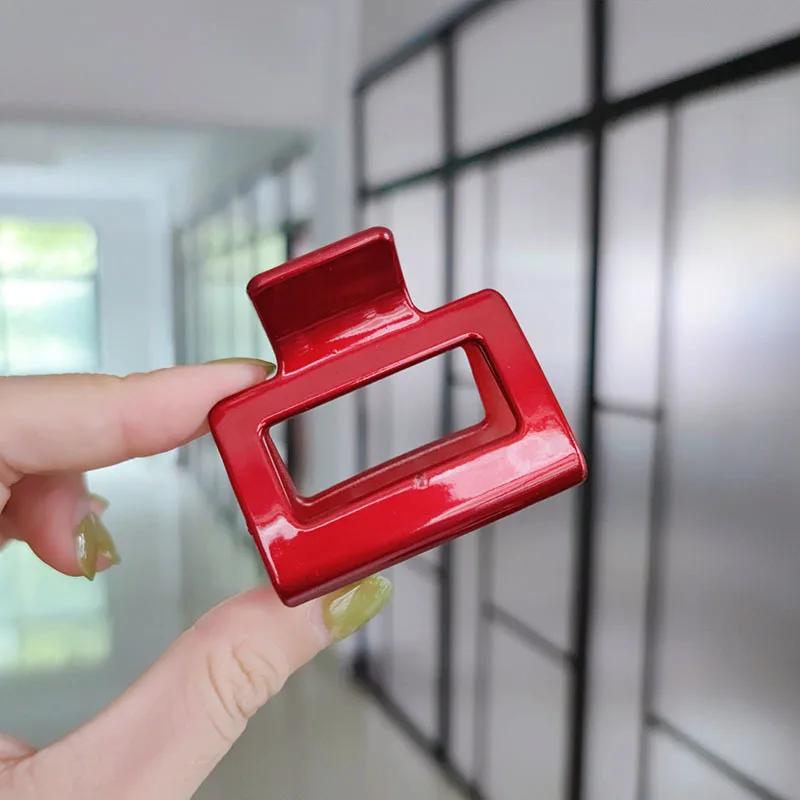 Koreański akrylowy czerwony spinka do włosów dla kobiet geometria mały duży krab spinki do włosów dziewczyny moda kwadratowy krzyż spinki do włosów akcesoria do włosów