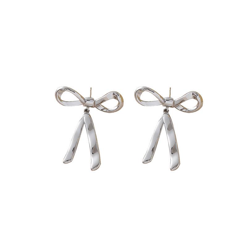 18K Gold Electroplated Titanium Steel Bow Earrings - High-grade, Non-Fading Women s Ear Studs