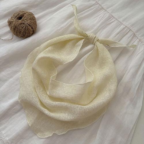 Aesthetic Thin Headscarf Neckerchief Versatile High-End Triangle Scarf for Women Artistic Fashion Outwear Bandana for Girls
