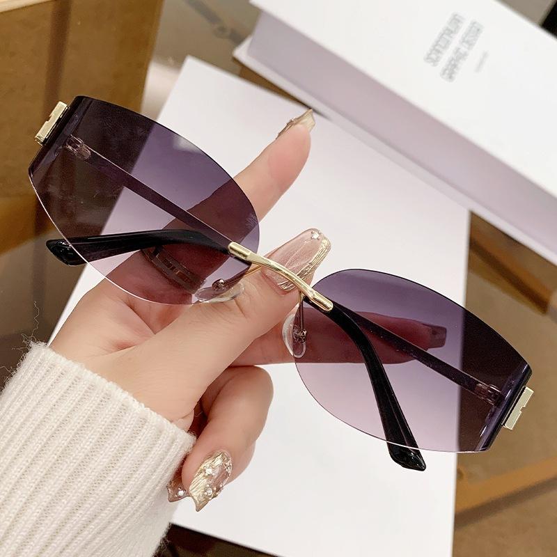 JYL TS Sunglasses Large Cat Eye Diamond Pearl Metal/90264