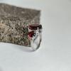 Silberring mit natürlichem Granat 6,898ct, Gewicht des Artikels 4,63 g (2181330)