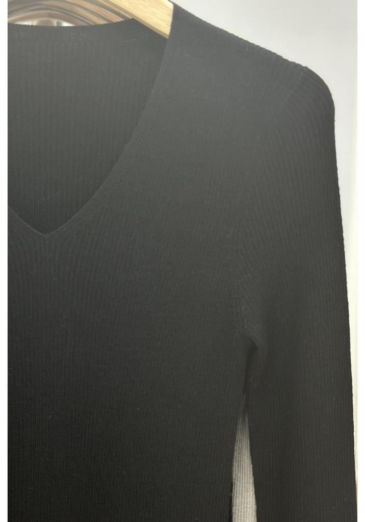 Machine-Washable V-Neck Fine Wool Knit Sweater for Women - Autumn Base Layer