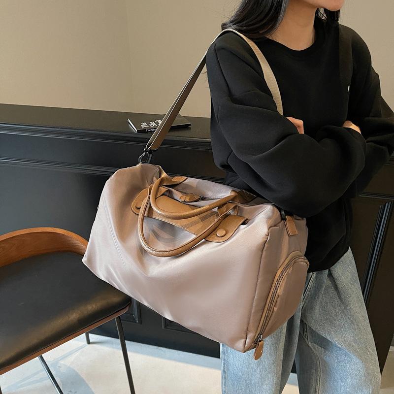 Multifunctional Large Capacity Duffel Bag for Women Fashion Light Travel Bag Independent Shoe Warehouse Sports Gym Bag