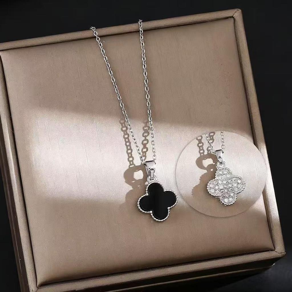 Elegant Gold-Plated Chinese-Style Four-Leaf Clover Necklace with Imitation Hetian Jade Pendant for Women