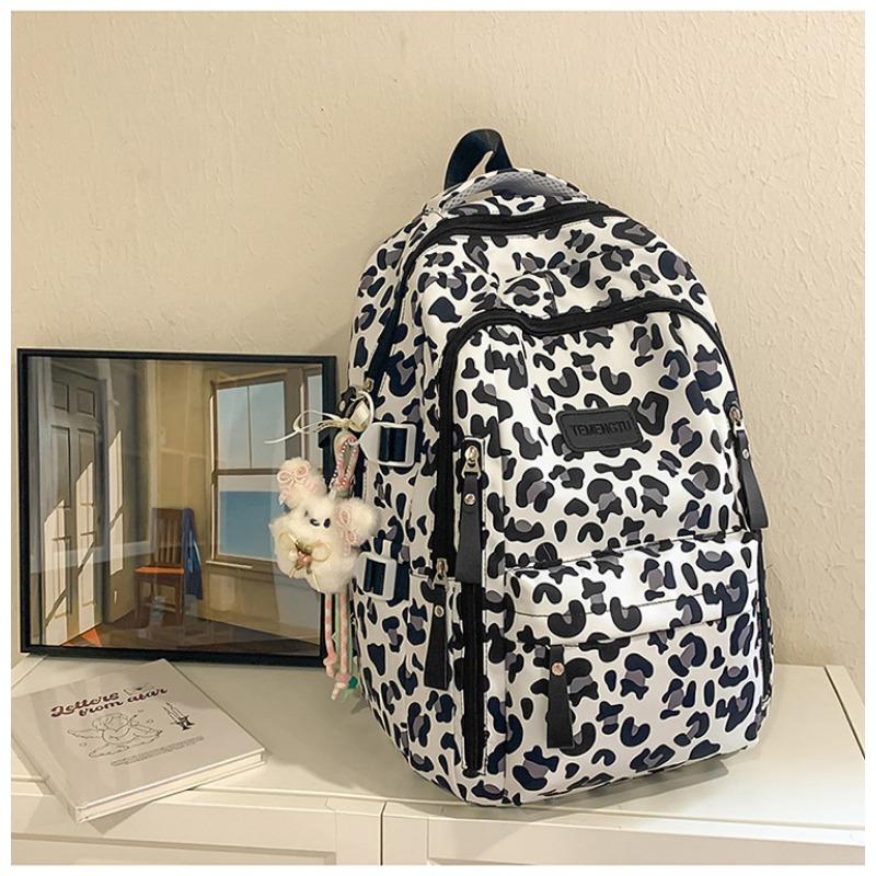 New Harajuku Cow Leopard Print Backpack, Light Make-up Class for Junior High School Students, and Large-capacity Backpack.