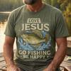 Liebe Jesus Gehe Angeln Grafik T-Shirt | Vintage Barschfischen Shirt