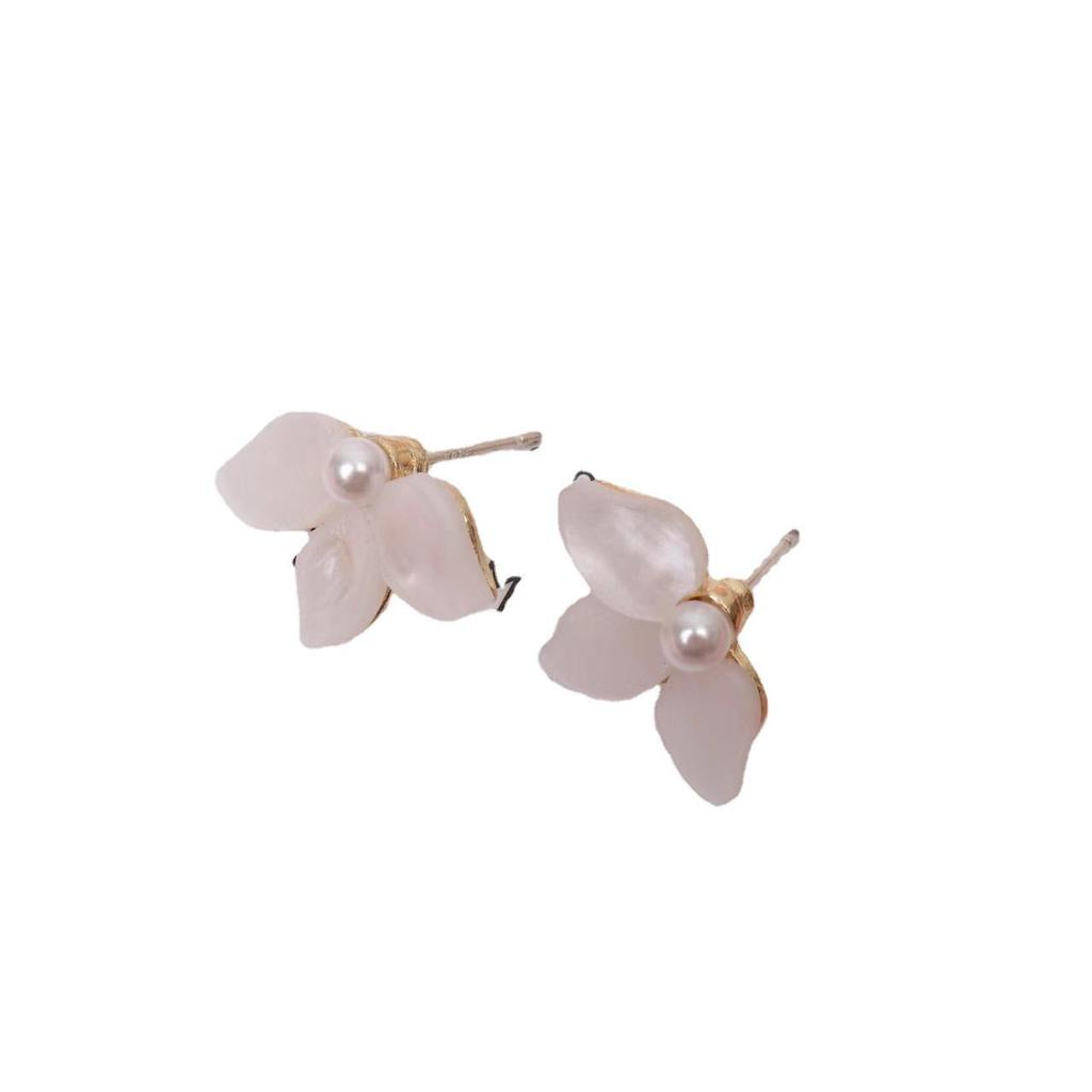 S925 Silver White Shell Petal Stud Earrings - Retro, High-End Design for Women