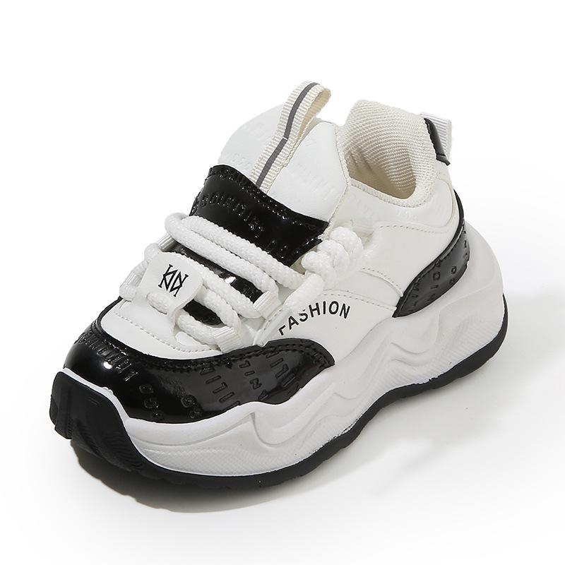 

Детская спортивная обувь 2025 весна и осень новинка кроссовки для мальчиков тренд кроссовки для пап маленькие белые туфли для девочек мягкая подошва детская повседневная обувь 21-26 (6 pairs in one hand)