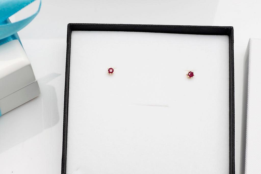 Gold Earrings with Rubies in Yellow Gold